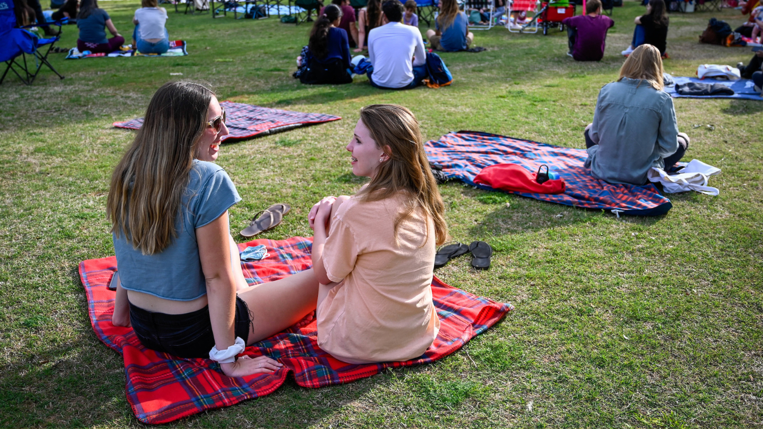 A Live@Lake Raleigh spring event provides a social outdoor venue on Centennial Campus. Photo by Becky Kirkland.